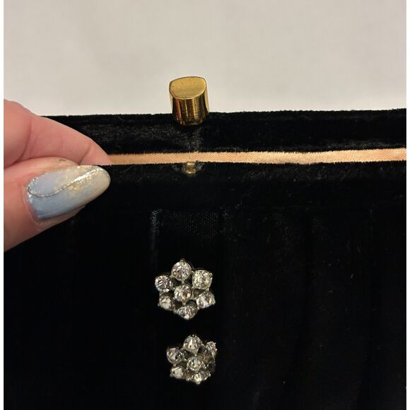 Antique Velvet Clutch Purse with Jeweled Detail and Beauty Accessories - Picture 4 of 16